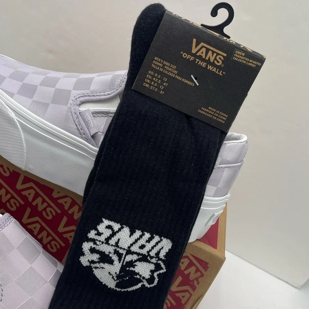 Vans Major Type Crew Socks (1 pair) with jacquard art of a sinister skull